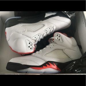 Nike Air Jordan 5 Retro Fire Red Size 9 NEW